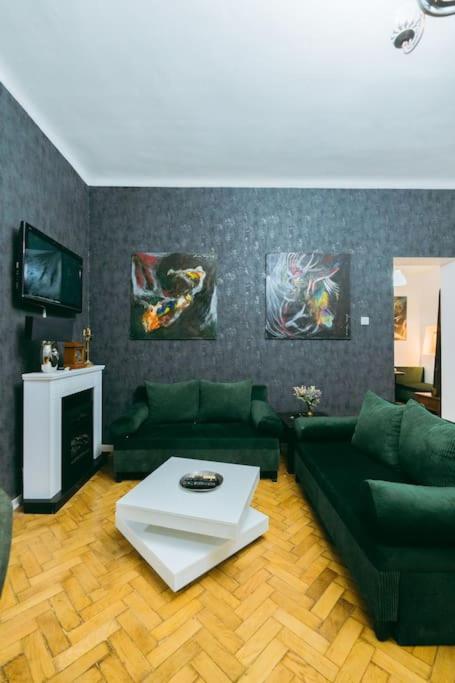 House Of Art Apartment บูคาเรสต์ ภายนอก รูปภาพ