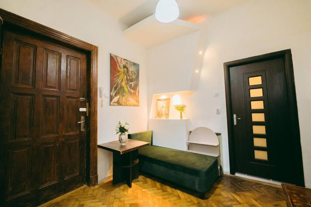 House Of Art Apartment บูคาเรสต์ ภายนอก รูปภาพ